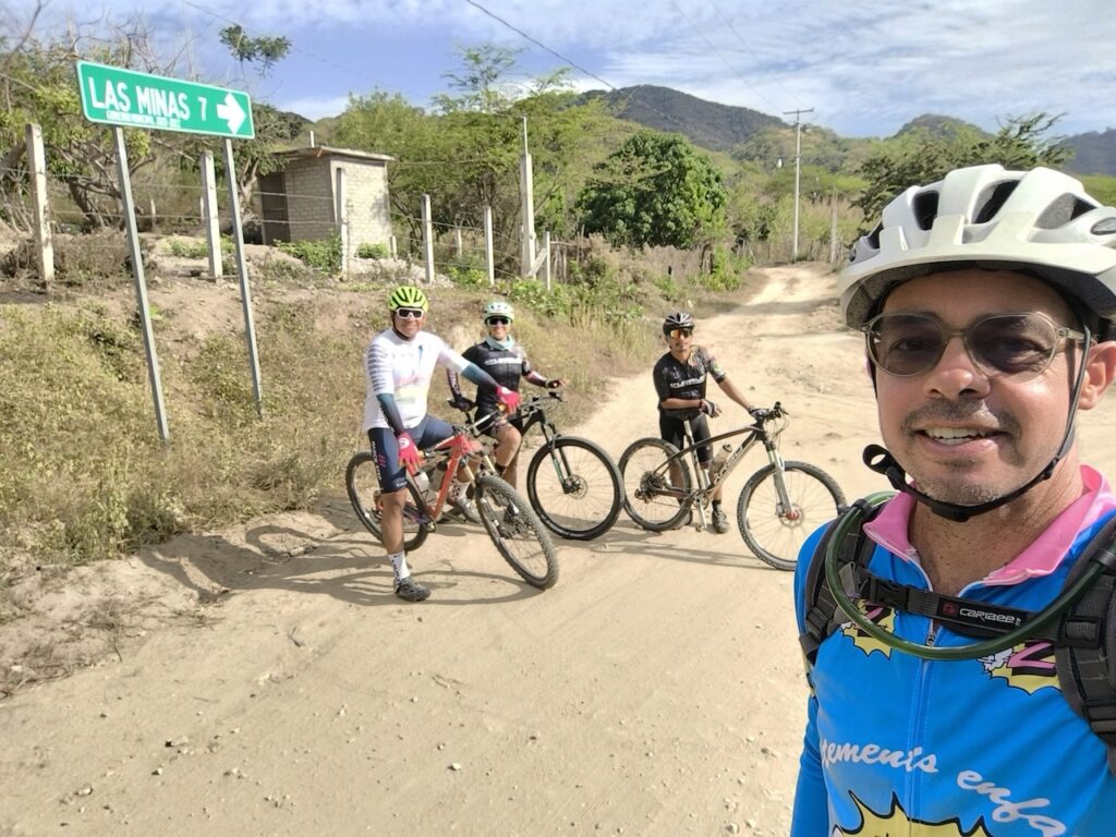 MTB cyclists at Quequestle 1 hour from Puerto Escondido